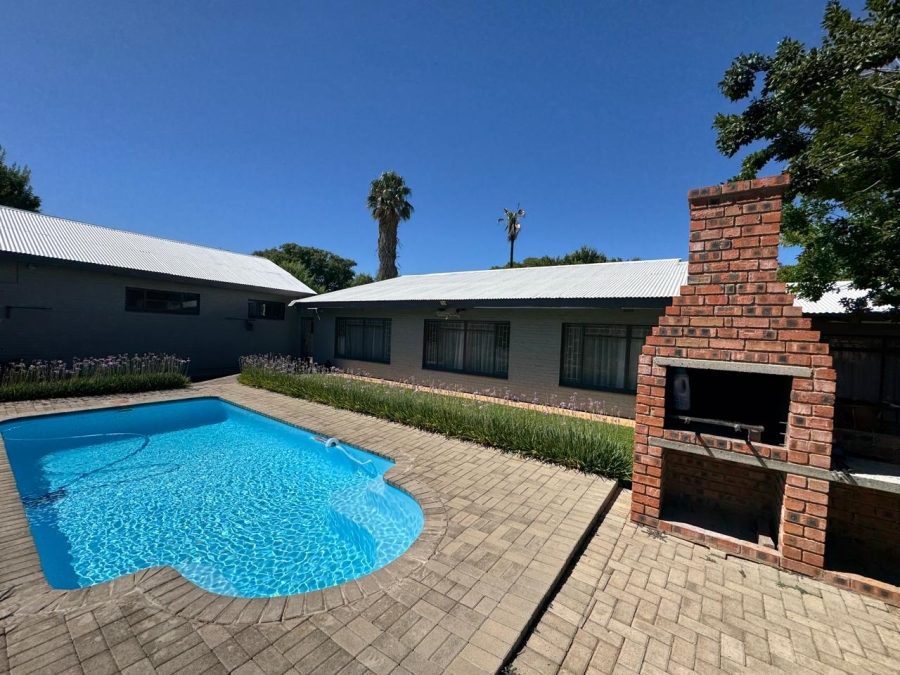 4 Bedroom Property for Sale in Barkly West Northern Cape